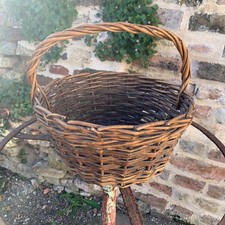 Sweet Little Wicker Vintage