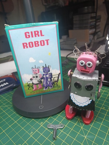 Vintage clockwork girl robot - vintage, robot'