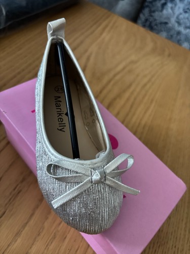 Brand new box marikelly - brand,