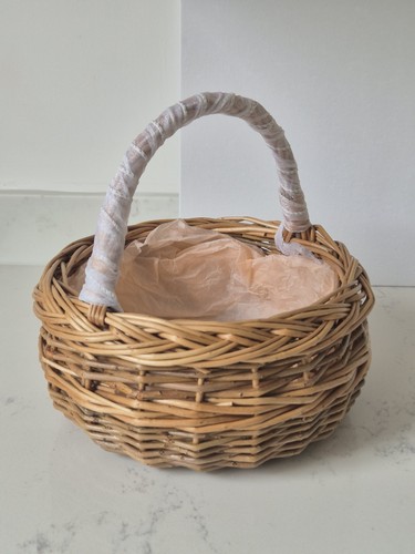 Small round lined wicker - lined,