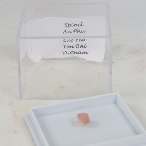 Gem quality spinel crystals - spinel,