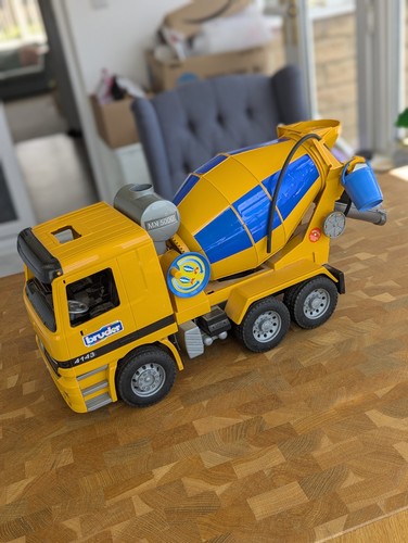 Bruder cement mixer yellow - cement,