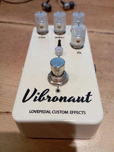 Lovepedal vibronaut guitar - lovepedal,