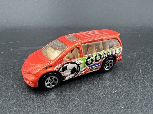 Hot wheels dodge caravan - wheels,
