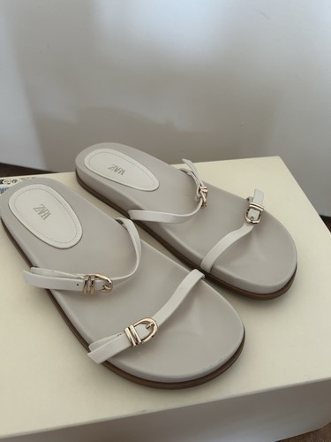 Zara sliders in good - 6,