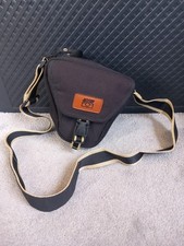 Jessop Camera Bag Padded With Front Pocket And Shoulder Strap - Zipped 