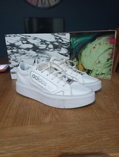 Adidas Sleek Series Size 7