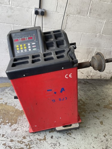 Tyre machine wheel balancer - tyre,