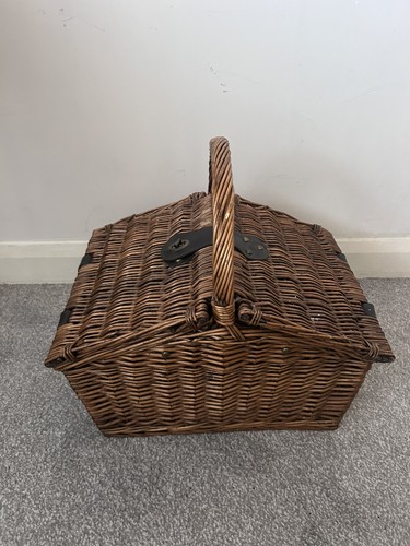 Vintage wicker picnic - wicker,