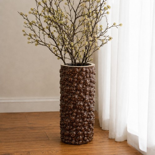 Large textured ceramic floor - textured,
