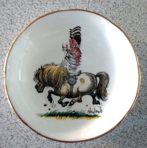 Vintage retro thelwell pin - /,