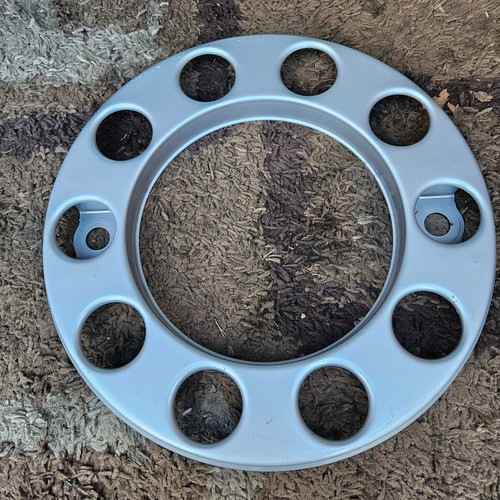 Front wheel trim - front,