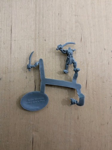 Reaper bones goblin fighter - bones,