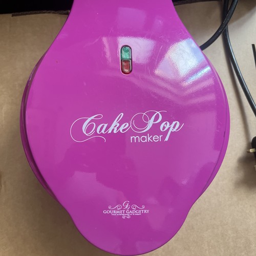 Gourmet gadgetry cake - cake, pop