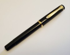 Gorgeous Pelikan M200 Black & Gold Trim Old Style Fountain Pen Medium Nib