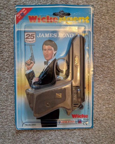 James bond lone - bond, star/wicke