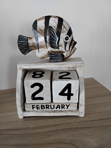 Hand carved painted wooden - carved/,