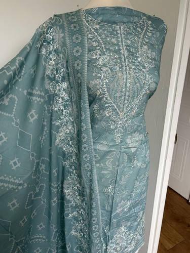 Stunning piece printed and - piece,