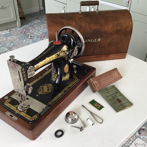 Antique 1920s singer - 1920s, hand