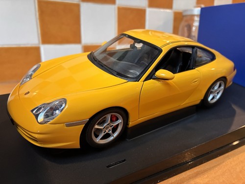 Porsche 911 carrera autoart - carrera,