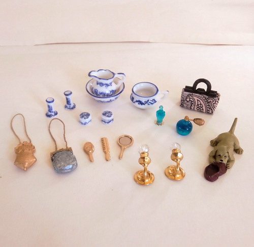 Dolls house bedroom - 1:12,