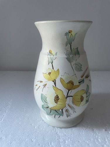 Ashley ellgreave floral vase - floral,