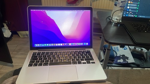 Used apple macbook pro - used,