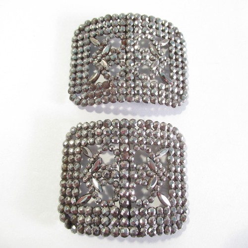 Pair riveted steel shoe - riveted,