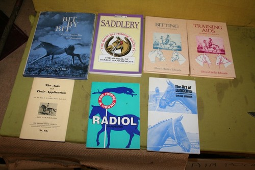 Books related saddlery - books,
