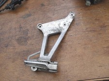 HONDA  VFR750  FM  '91 ONWARDS   RIGHT-HAND  FOOTPEG AND HANGER ASSEMBLY  MT4P-R