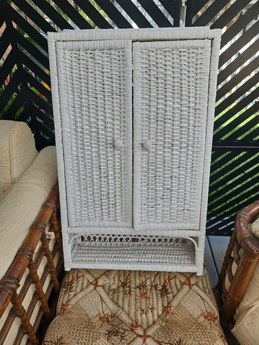 Vintage wicker medicine - vintage,