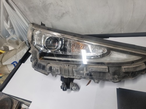 Toyota estima front right - toyota,