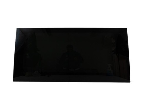 Middle side tinted window - middle,