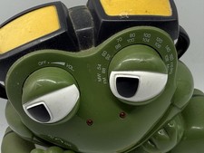 Vintage Frog Shower Radio Splash proof Retro 1990s FM MW Working by BUSH