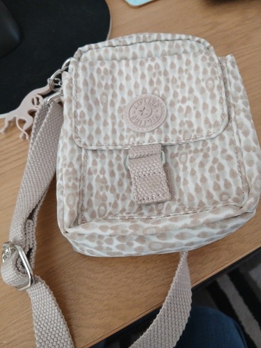 Kipling phone bag beige - kipling, in