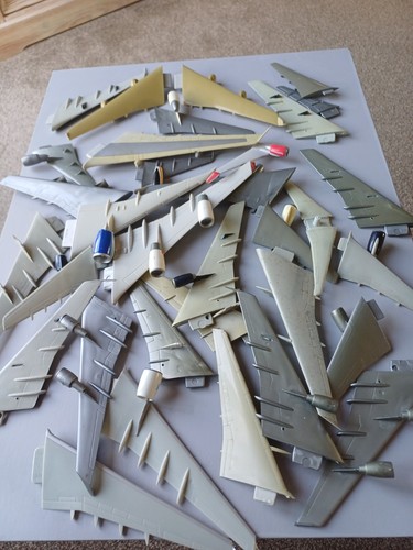 Push snap fit model airliner - push,