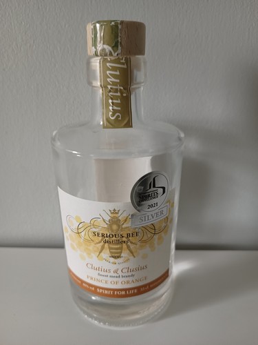Empty bottle clutius - , &
