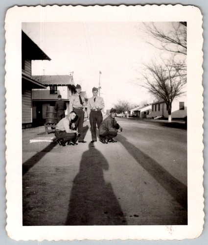 Vtg snapshot group of - snapshot, men