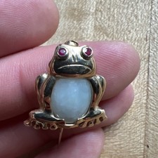 10K Yellow Gold Brooch Pendant