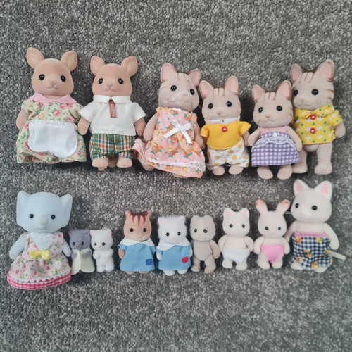 Sylvanian families figures - sylvanian,