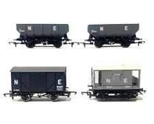 OO Gauge HORNBY North Eastern Railway Rolling Stock Rake Of 4 Hopper Guards Van