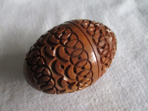 Vintage hand carved coquilla - hand,