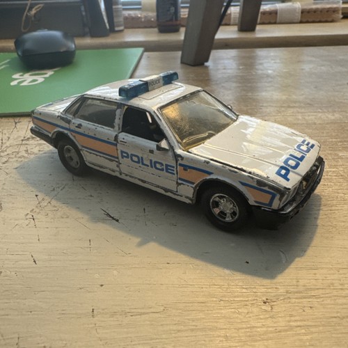 Matchbox super kings police - matchbox,