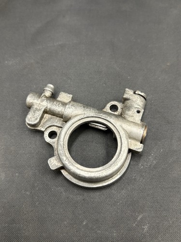 Stihl ms261c chainsaw oil pump - chainsaw,