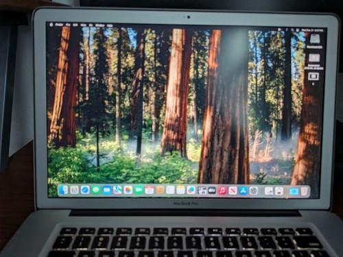 Genuine apple macbook - genuine, 15"