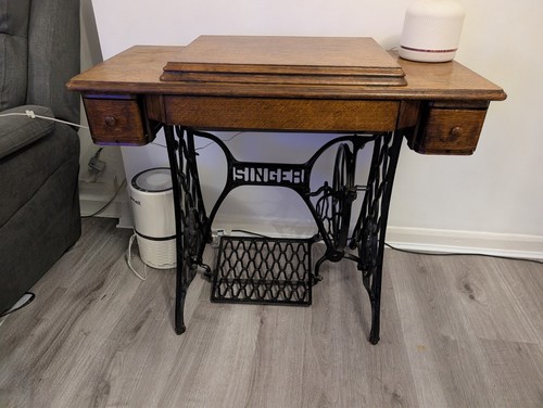 Antique singer treadle - 66,