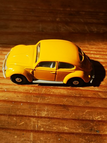Corgi volkswagen yellow - volkswagen,