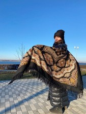 Big Pavlovo-Posad wool shawl