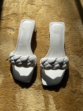 Ladies Kitten Heel Shoes