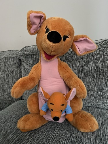 Winnie the pooh kanga and - winnie,